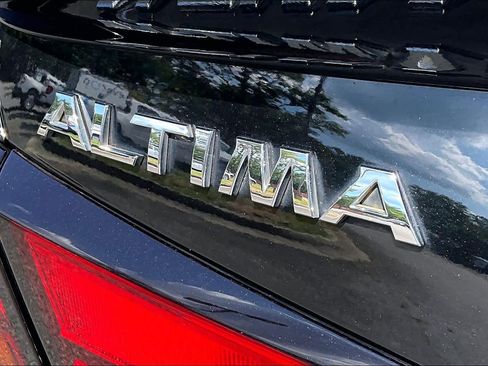 Used 2020 Nissan Altima 2.5 S FWD image 10