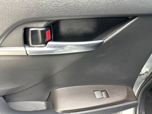 Used 2024 Toyota Camry SE image 37