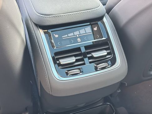 New 2026 Volvo XC90 B6 Ultra w/ Protection Package Premier AWD/4WD image 9