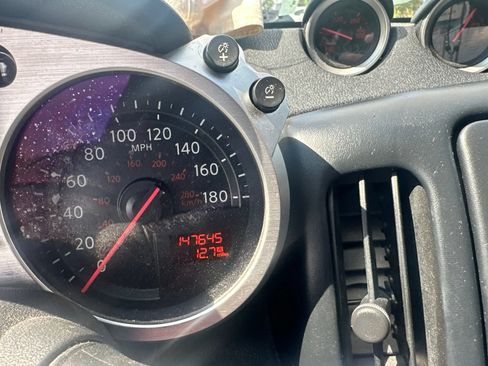 Used 2017 Nissan 370Z Coupe RWD image 5