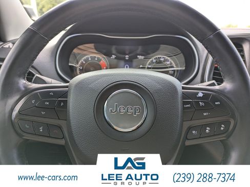Used 2021 Jeep Cherokee Trailhawk w/ Technology Group AWD/4WD image 23