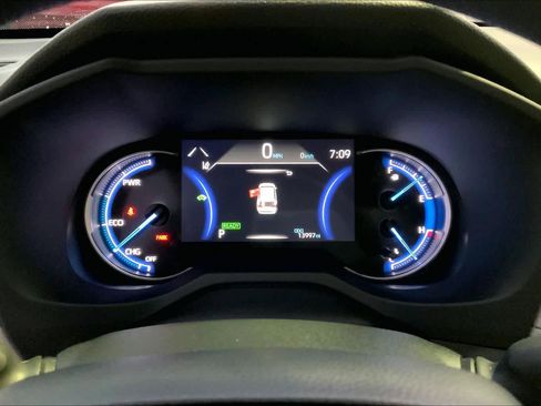 Used 2024 Toyota RAV4 XLE image 25