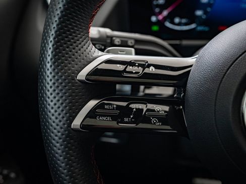 Certified 2025 Mercedes-Benz GLA 250 4MATIC image 25