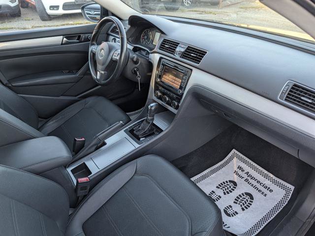 Used 2012 Volkswagen Passat 2.5 SE FWD image 28