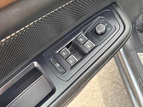 Used 2024 Volkswagen Atlas SE image 11