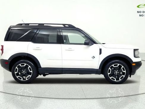 Used 2024 Ford Bronco Sport Outer Banks w/ Tech Package AWD/4WD image 10