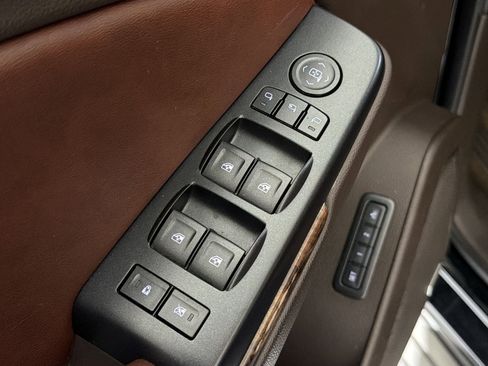 Used 2015 Chevrolet Suburban LTZ AWD/4WD image 7