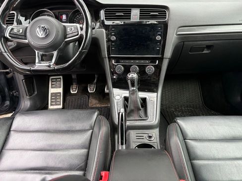 Used 2019 Volkswagen GTI SE image 8
