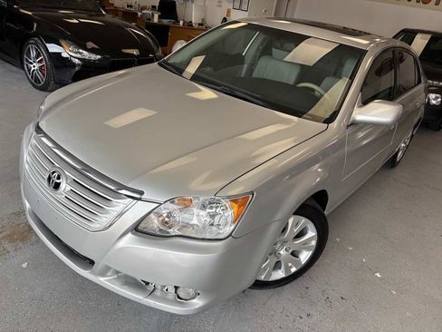 Used 2009 Toyota Avalon XLS FWD image 9