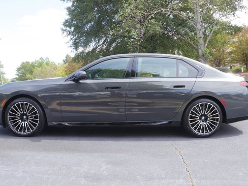 New 2026 BMW 740i xDrive w/ Premium Package image 4