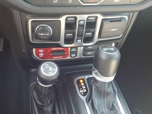 Used 2024 Jeep Wrangler Unlimited Rubicon image 15