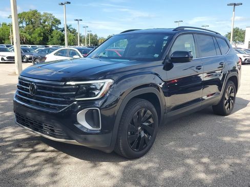Certified 2026 Volkswagen Atlas SE w/ Black Wheel Package AWD/4WD image 9