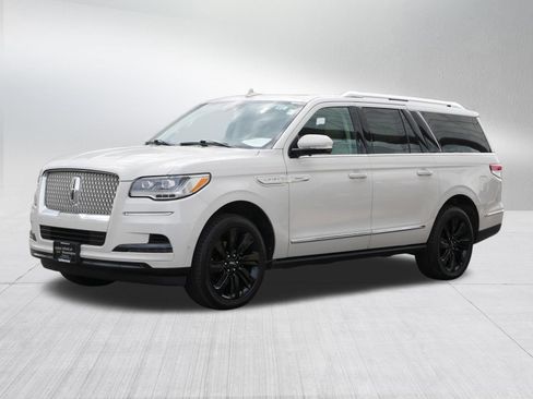 Used 2022 Lincoln Navigator L Reserve w/ Equipment Group 201A AWD/4WD image 3