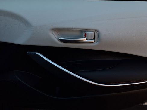 Certified 2025 Toyota Corolla SE w/ SE Premium Package image 24