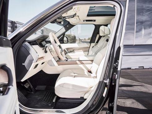 Used 2024 Land Rover Range Rover Long Wheelbase SE image 29