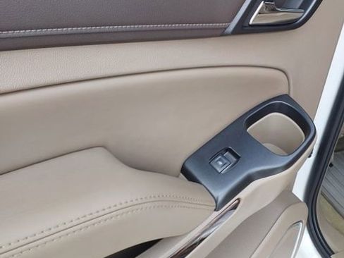 Used 2016 GMC Yukon SLT w/ Open Road Package image 20