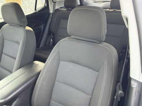 Used 2024 GMC Terrain SLE image 18