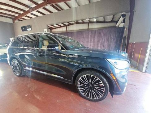 Used 2023 Lincoln Aviator Black Label w/ Dynamic Handling Package AWD/4WD image 2