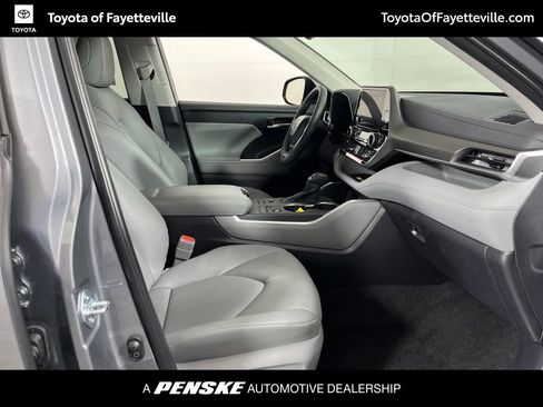 Certified 2026 Toyota Highlander XLE AWD/4WD image 6