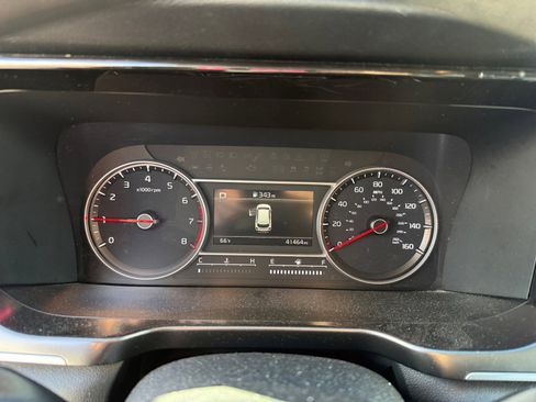 Used 2023 Kia Sorento LX image 11