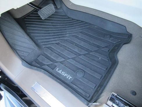 Used 2025 GMC Yukon Denali image 34