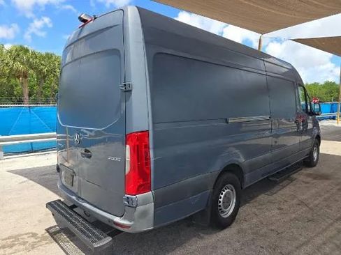 Used 2019 Mercedes-Benz Sprinter 170 image 4