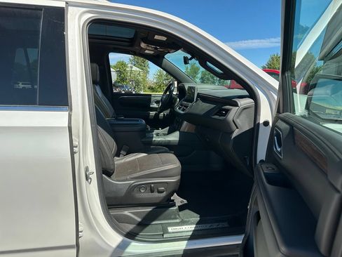 Used 2021 Chevrolet Tahoe High Country w/ Premium Package AWD/4WD image 29