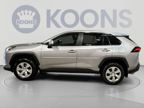 Used 2023 Toyota RAV4 LE FWD image 2