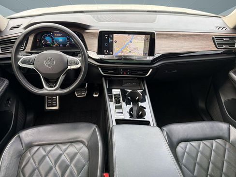 Used 2024 Volkswagen Atlas SEL Premium R-Line image 16