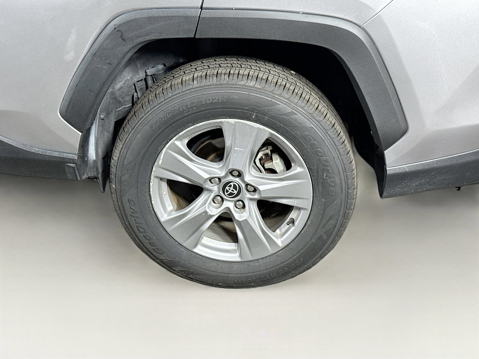 Used 2022 Toyota RAV4 XLE w/ Convenience Package AWD/4WD image 9
