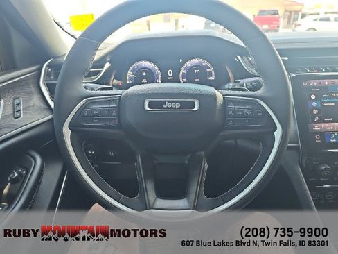 Used 2023 Jeep Grand Cherokee Limited w/ Luxury Tech Group II AWD/4WD image 20