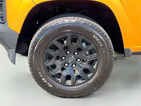 Used 2025 Chevrolet Colorado W/T w/ WT Custom Package RWD image 29