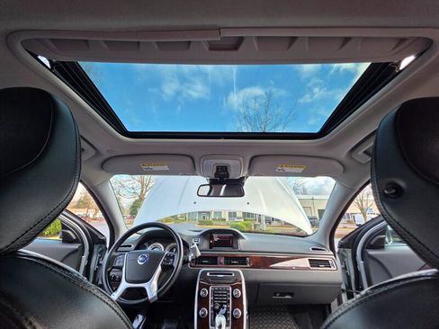 Used 2013 Volvo XC70 3.2 Platinum image 17