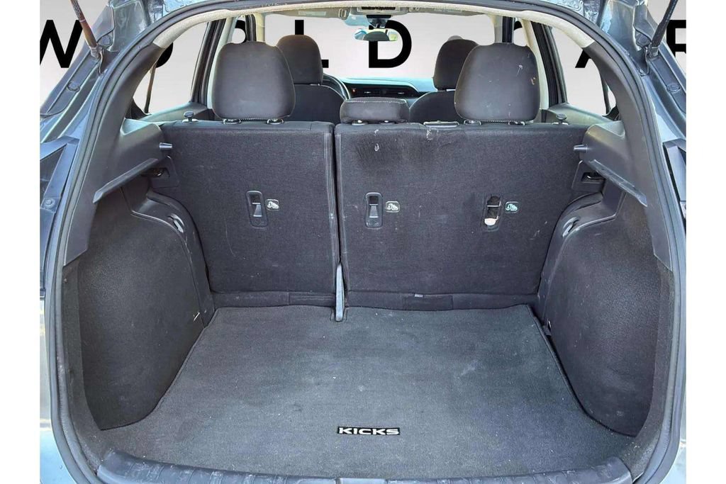 Used 2022 Nissan Kicks S FWD image 27