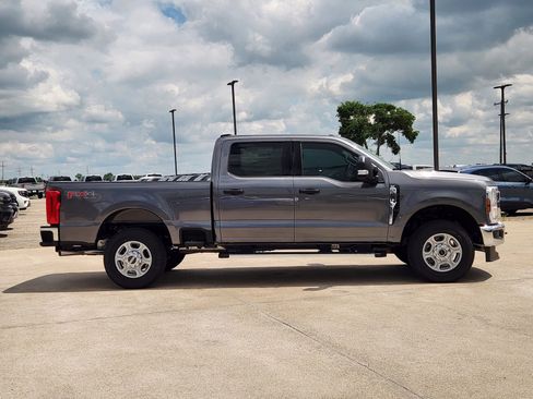 New 2026 Ford F250 XLT w/ FX4 Off-Road Package AWD/4WD image 7