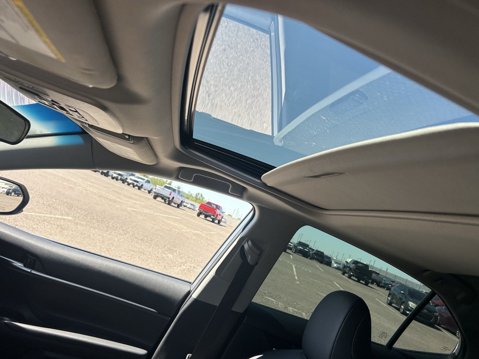 Used 2019 Toyota Camry SE FWD image 12