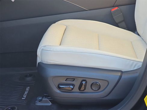 New 2026 Lexus RX 450h AWD image 29