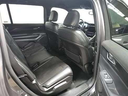 Used 2024 Jeep Grand Cherokee L Laredo image 17