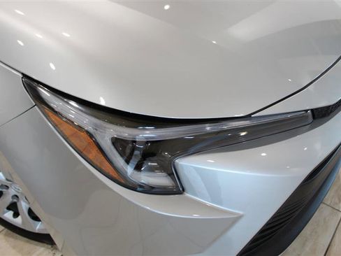Used 2025 Toyota Corolla LE FWD image 10