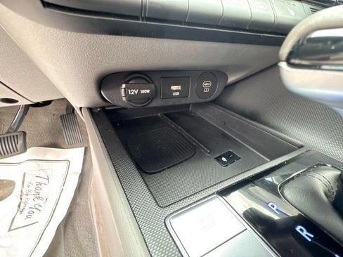 Used 2024 Hyundai Elantra SEL w/ Convenience Package FWD image 17