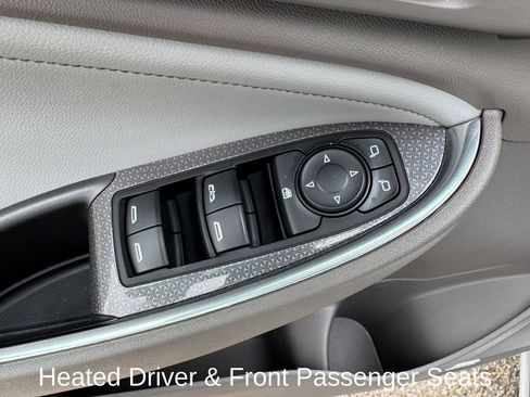 Used 2017 Chevrolet Malibu LT w/ Leather Package FWD image 11