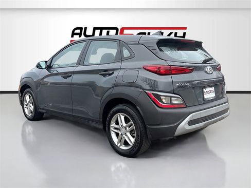 Used 2023 Hyundai Kona SE image 5