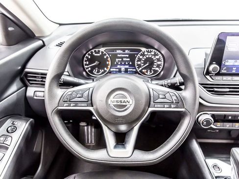 Used 2022 Nissan Altima 2.5 SV image 19