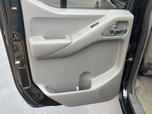 Used 2017 Nissan Frontier Desert Runner RWD image 17