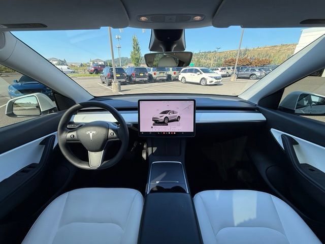 Used 2022 Tesla Model Y Long Range AWD/4WD image 10