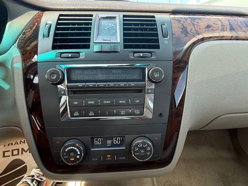 Used 2009 Cadillac DTS FWD image 18
