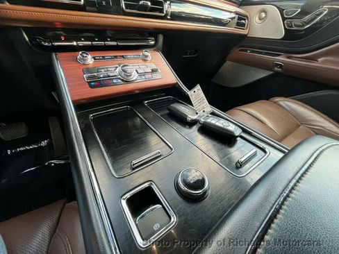 Used 2021 Lincoln Aviator Reserve image 34