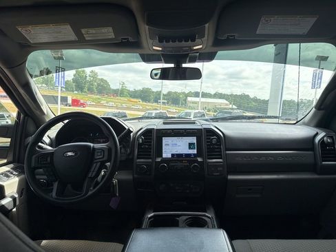 Used 2022 Ford F250 XLT w/ Black Appearance Package AWD/4WD image 13