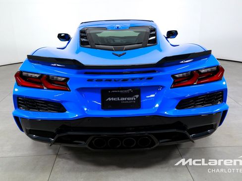 Used 2024 Chevrolet Corvette Z06 RWD image 8