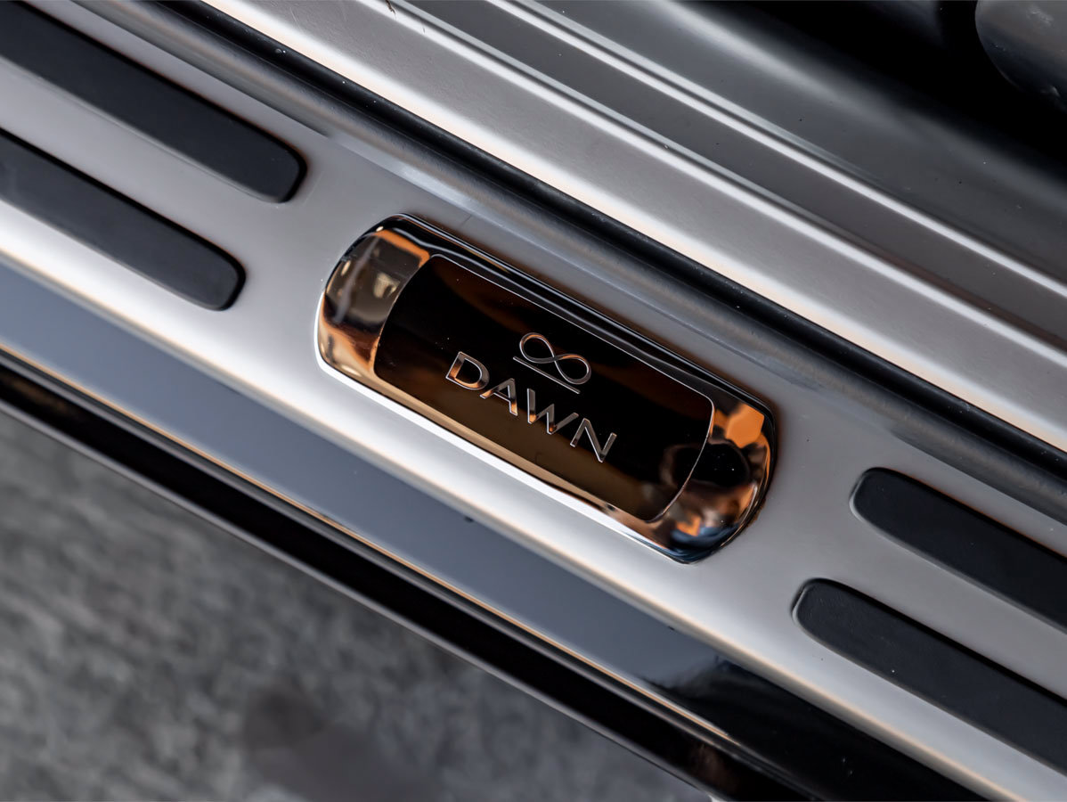 Certified 2018 Rolls-Royce Dawn RWD image 9